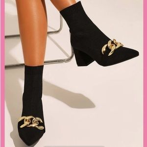 Gold chain chunk boot